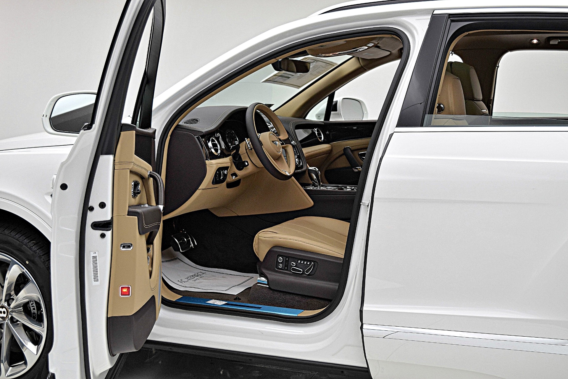 Used 2020 Bentley Bentayga V8 / LEASE OPTIONS AVAILABLE | St. Petersburg, FL