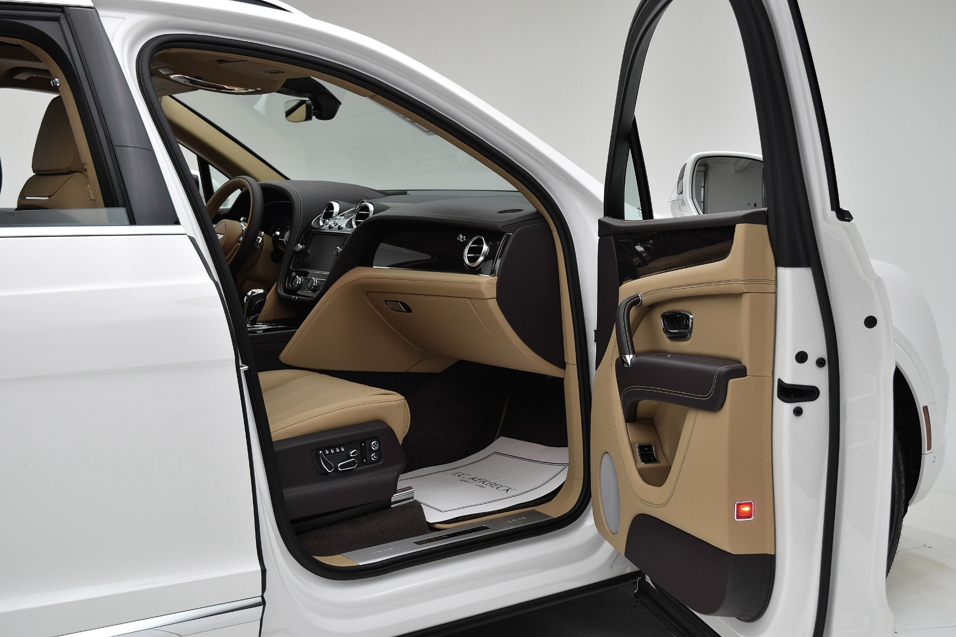 Used 2020 Bentley Bentayga V8 / LEASE OPTIONS AVAILABLE | St. Petersburg, FL