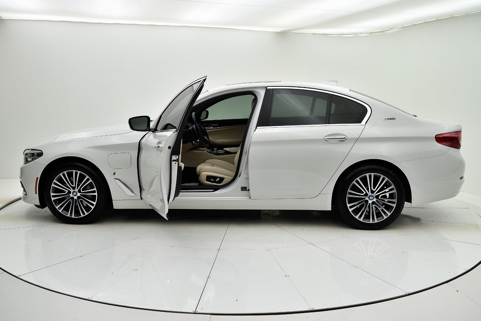Used 2018 BMW 5 Series 530e xDrive iPerformance | St. Petersburg, FL