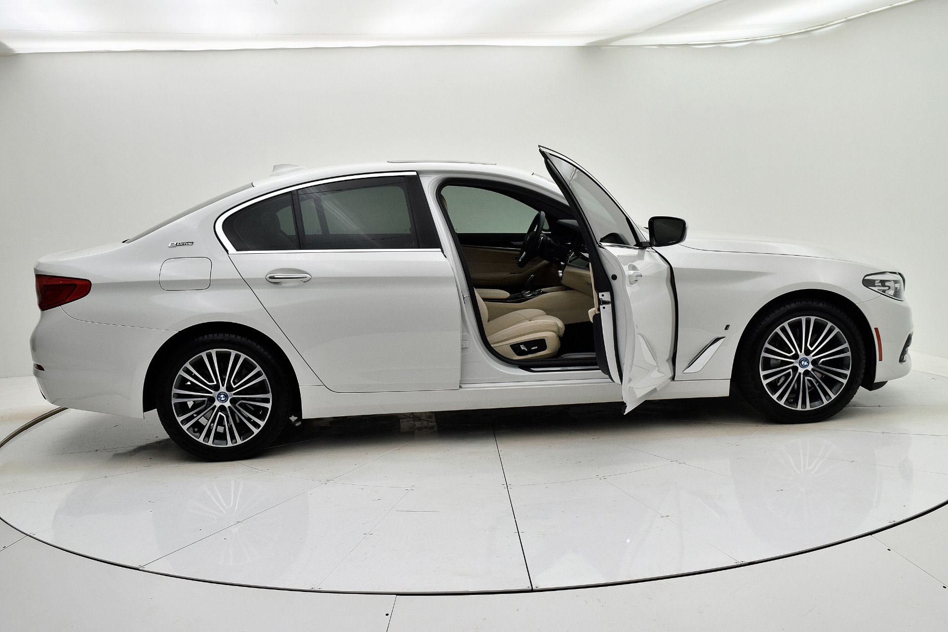 Used 2018 BMW 5 Series 530e xDrive iPerformance | St. Petersburg, FL