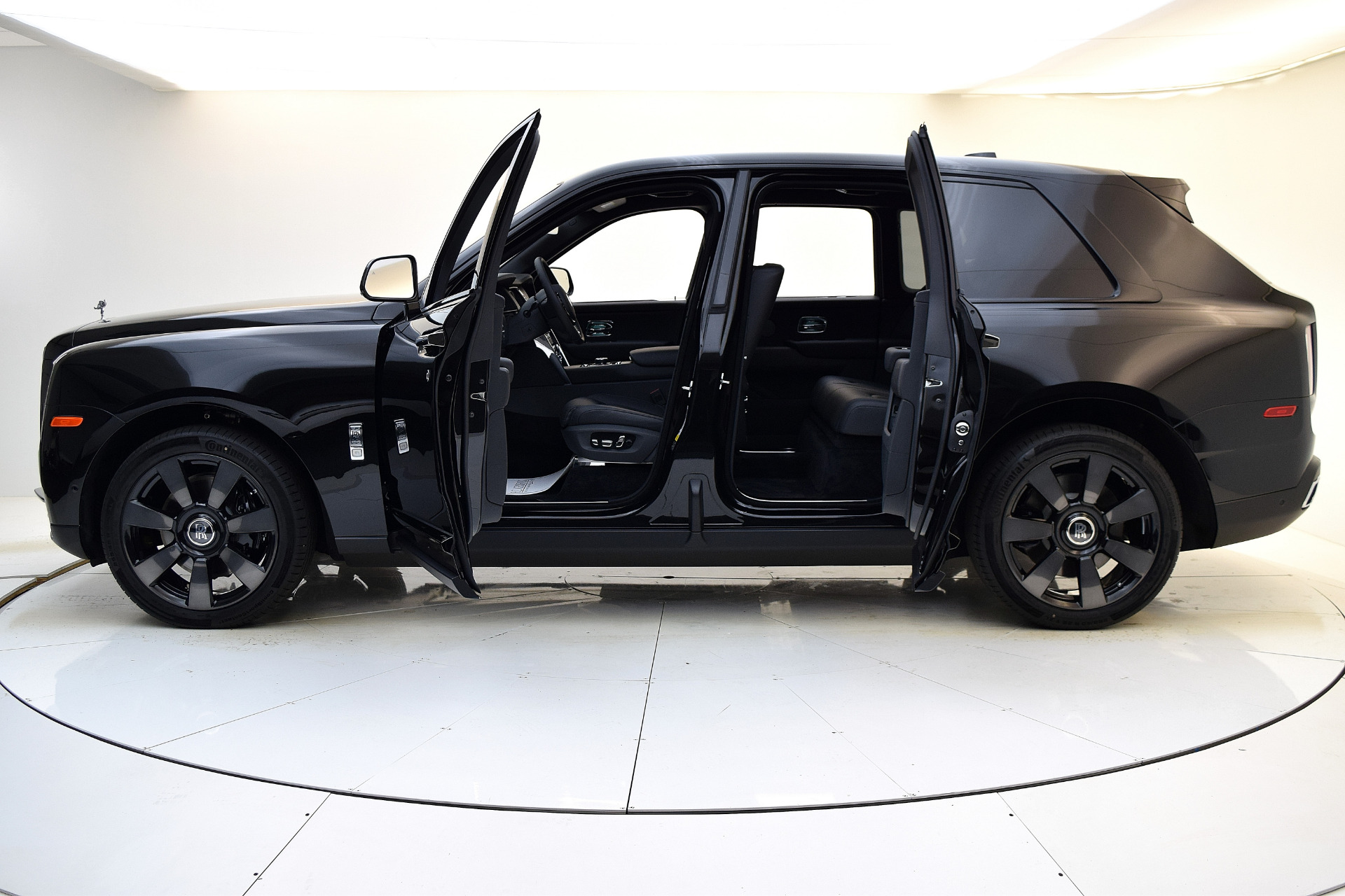 New 2021 Rolls-Royce Cullinan | St. Petersburg, FL