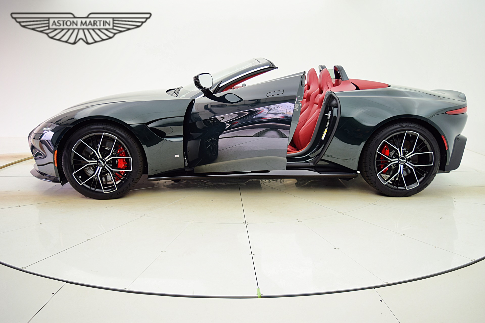 Used 2021 Aston Martin Vantage Roadster | St. Petersburg, FL