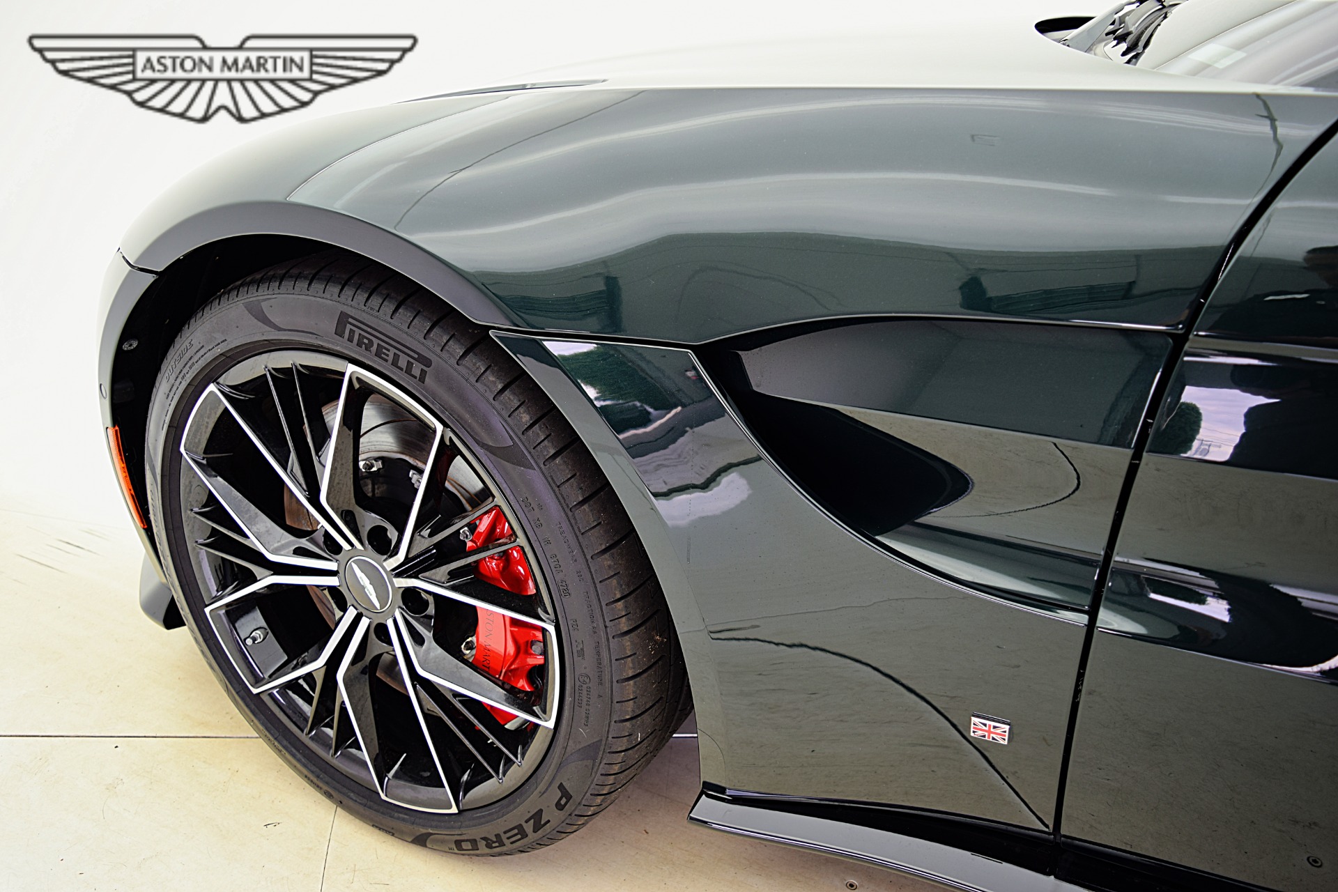 Used 2021 Aston Martin Vantage Roadster | St. Petersburg, FL