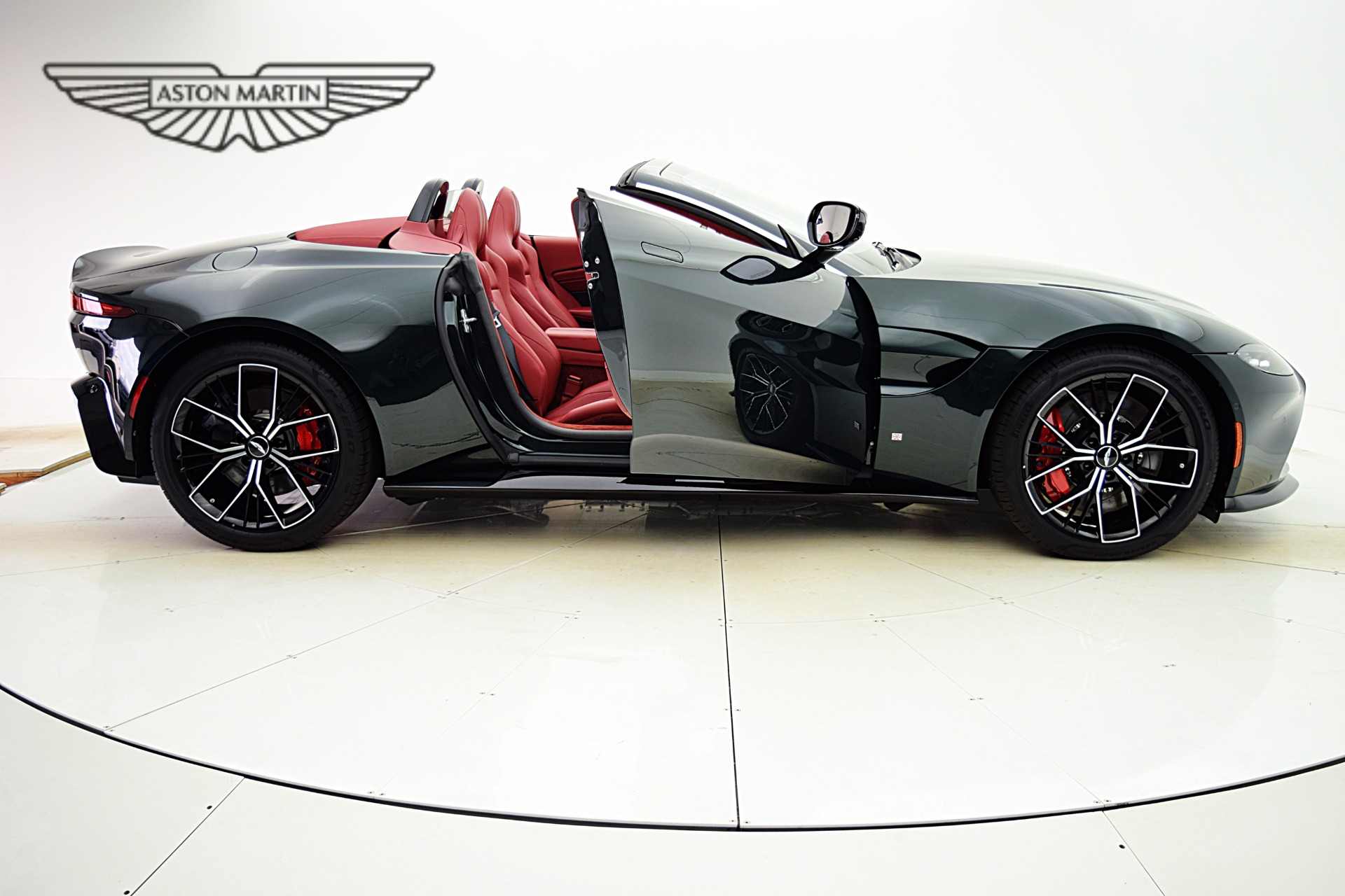Used 2021 Aston Martin Vantage Roadster | St. Petersburg, FL
