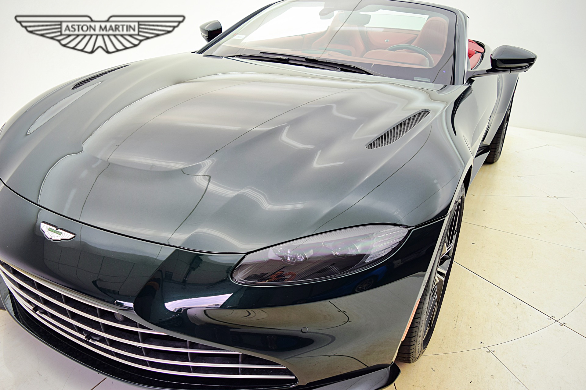 Used 2021 Aston Martin Vantage Roadster | St. Petersburg, FL