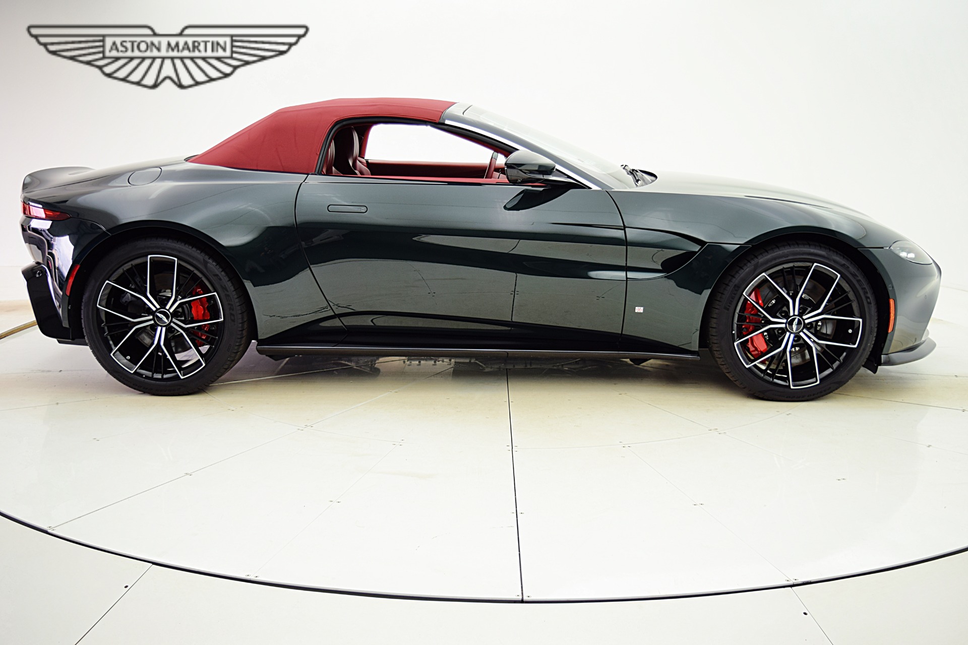 Used 2021 Aston Martin Vantage Roadster | St. Petersburg, FL
