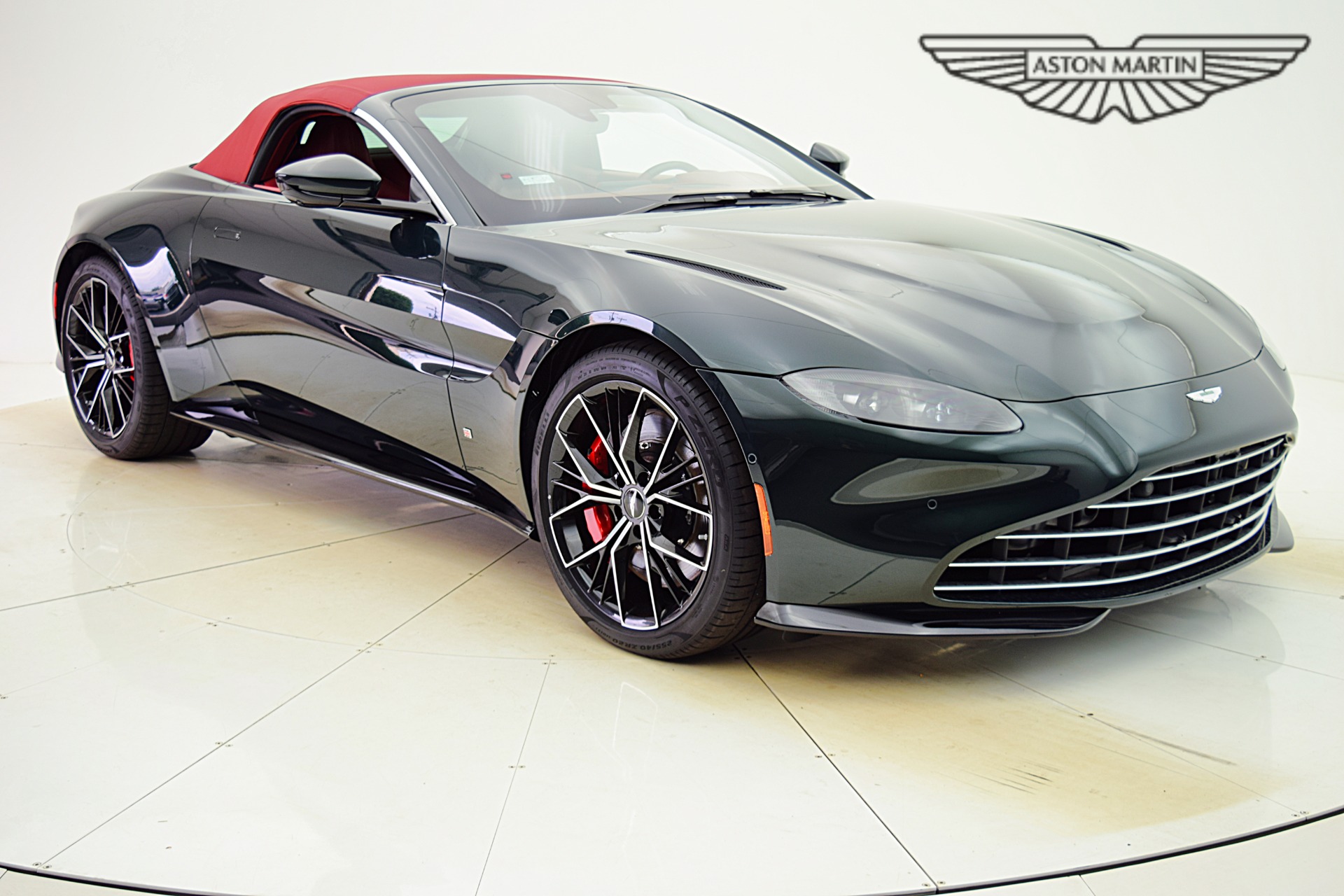 Used 2021 Aston Martin Vantage Roadster | St. Petersburg, FL
