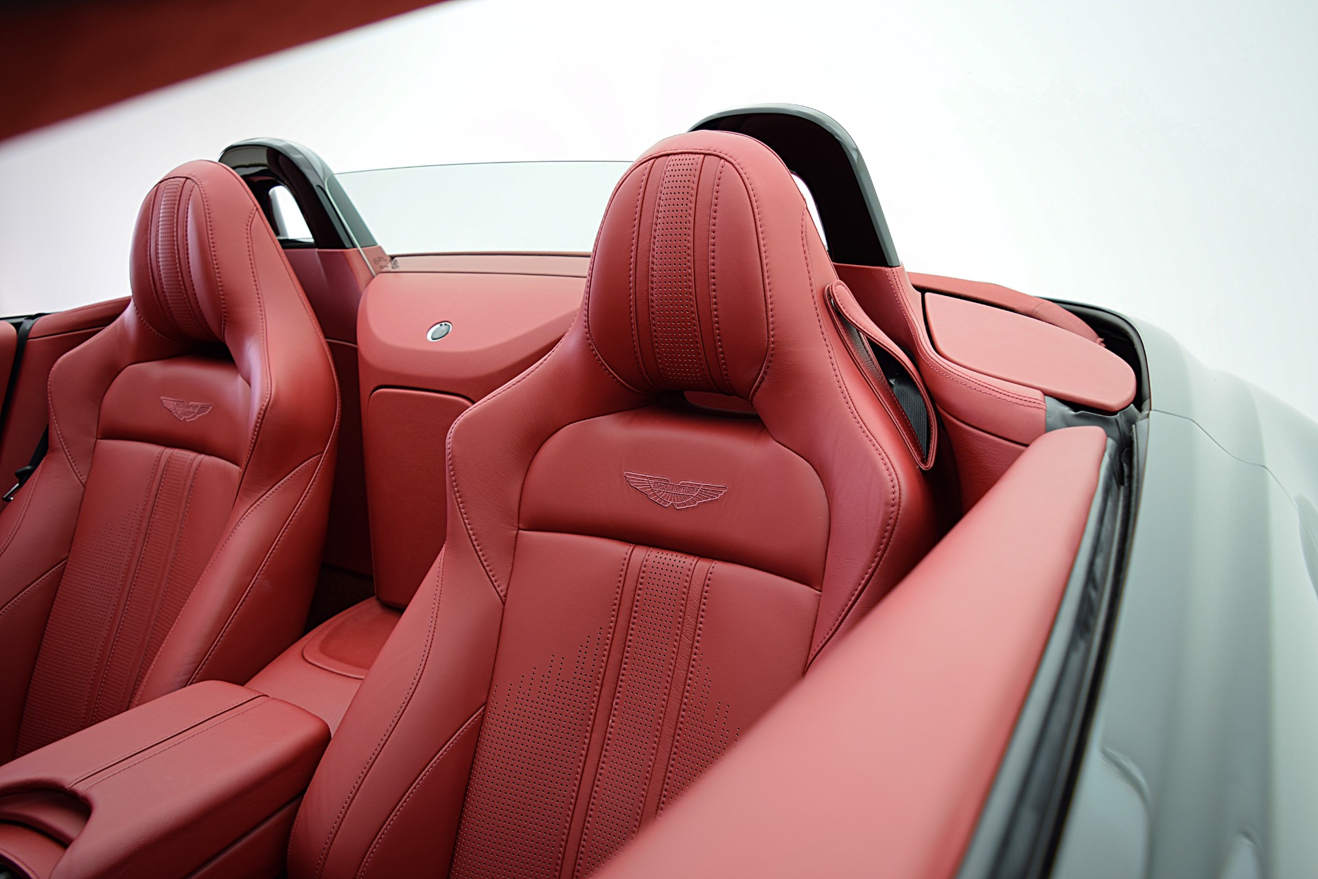 Used 2021 Aston Martin Vantage Roadster | St. Petersburg, FL