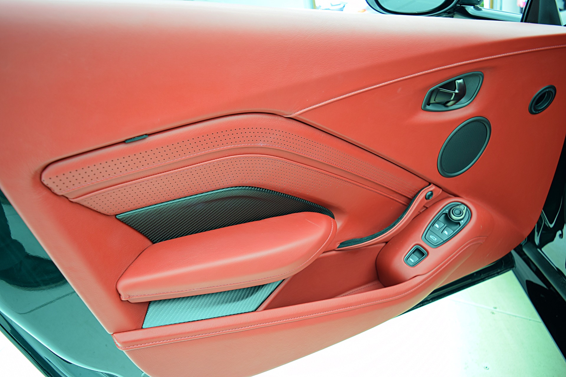 Used 2021 Aston Martin Vantage Roadster | St. Petersburg, FL