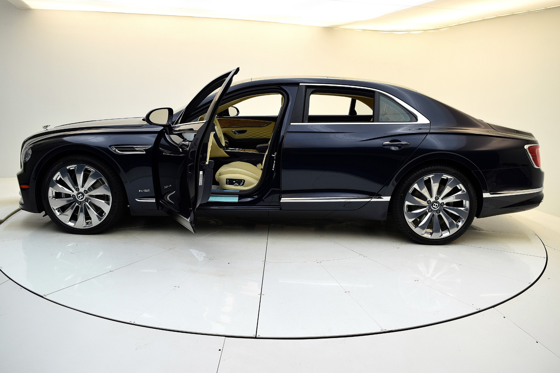 Used 2021 Bentley Flying Spur W12 | St. Petersburg, FL