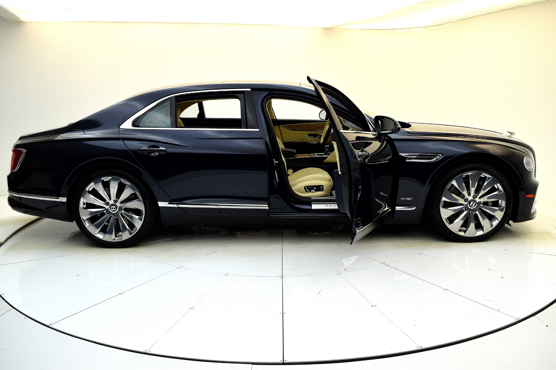 Used 2021 Bentley Flying Spur W12 | St. Petersburg, FL