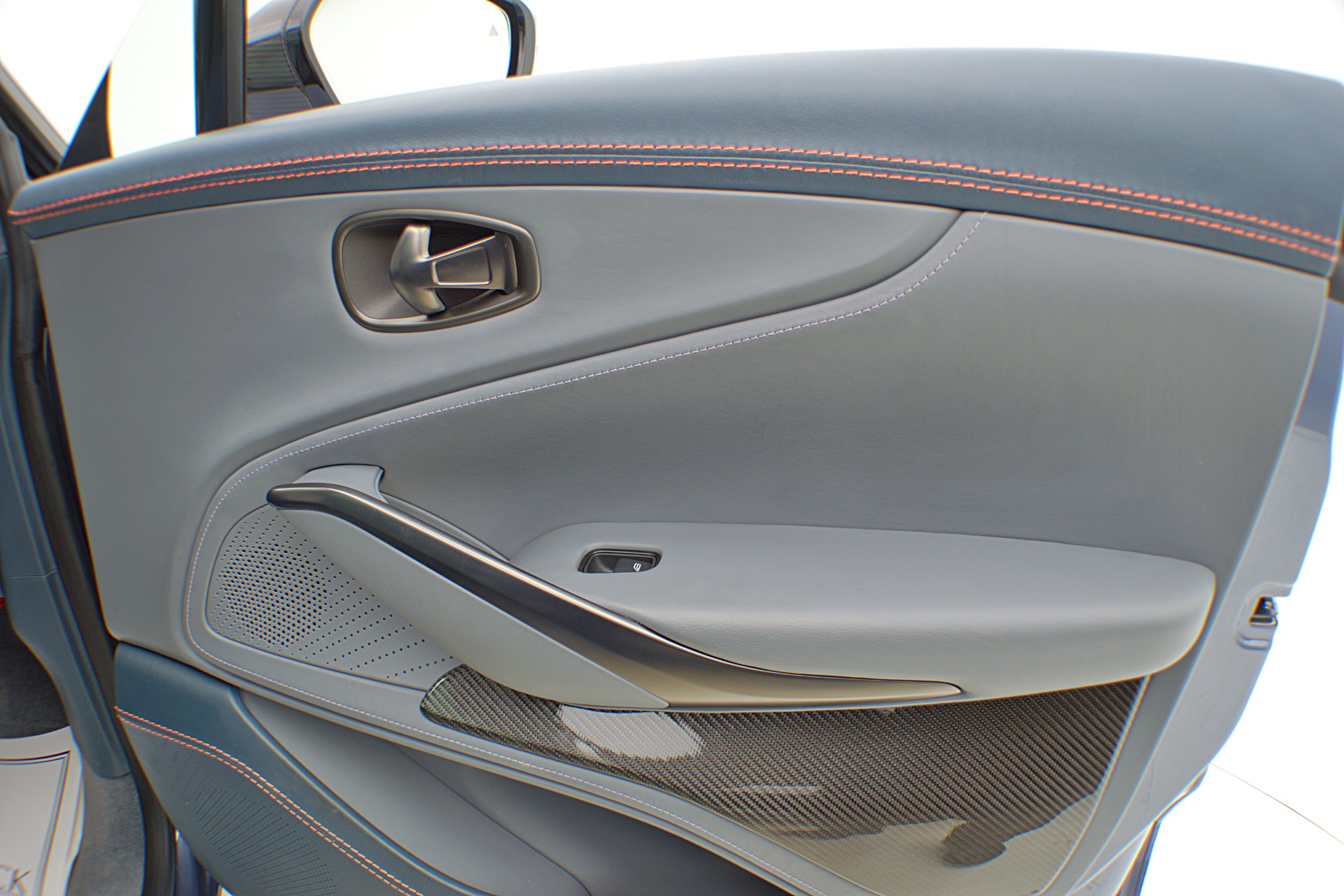 Used 2021 Aston Martin DBX | St. Petersburg, FL