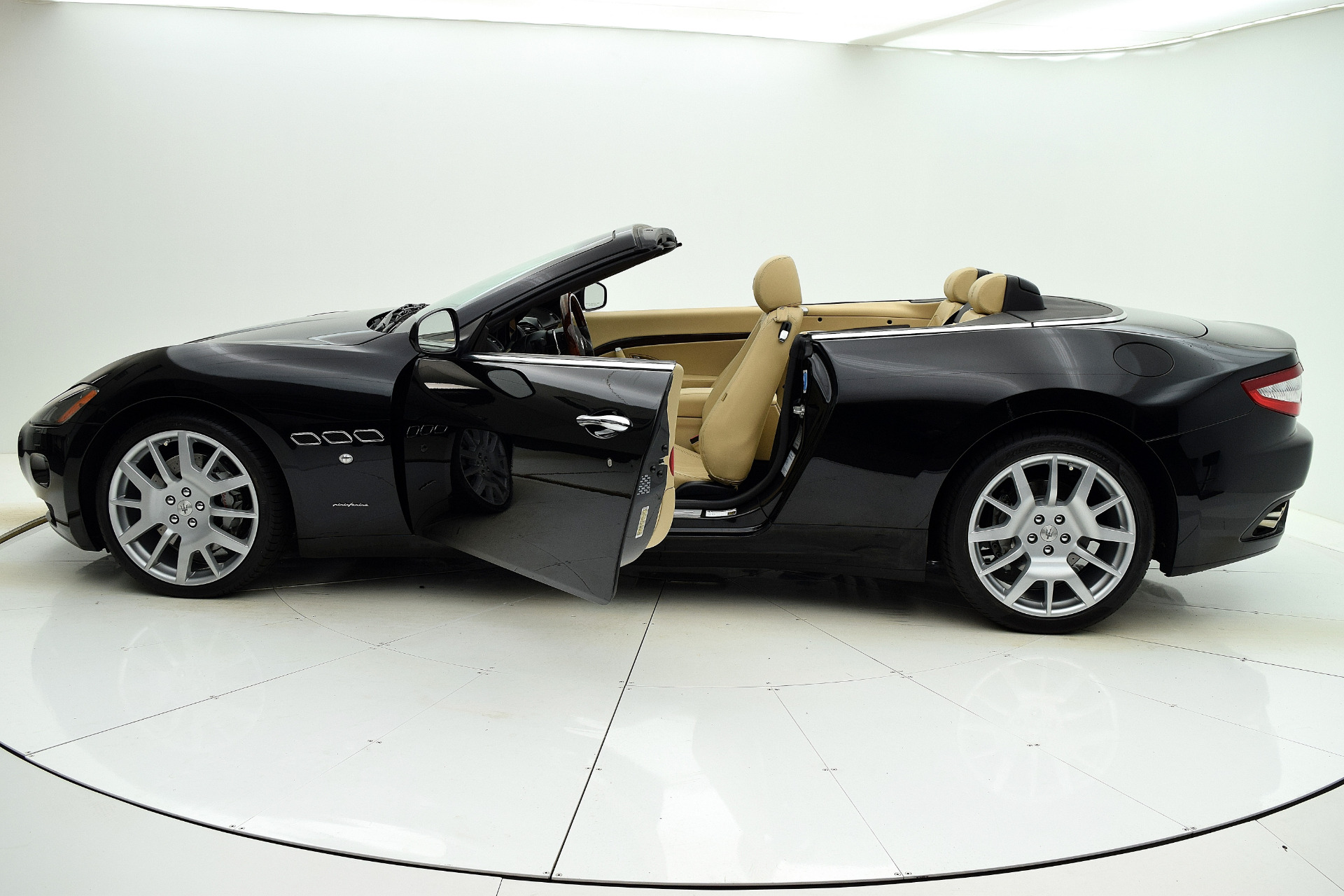 Used 2011 Maserati GranTurismo Convertible | St. Petersburg, FL