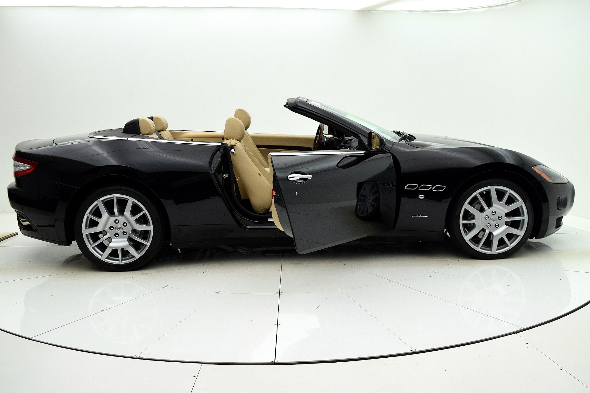 Used 2011 Maserati GranTurismo Convertible | St. Petersburg, FL