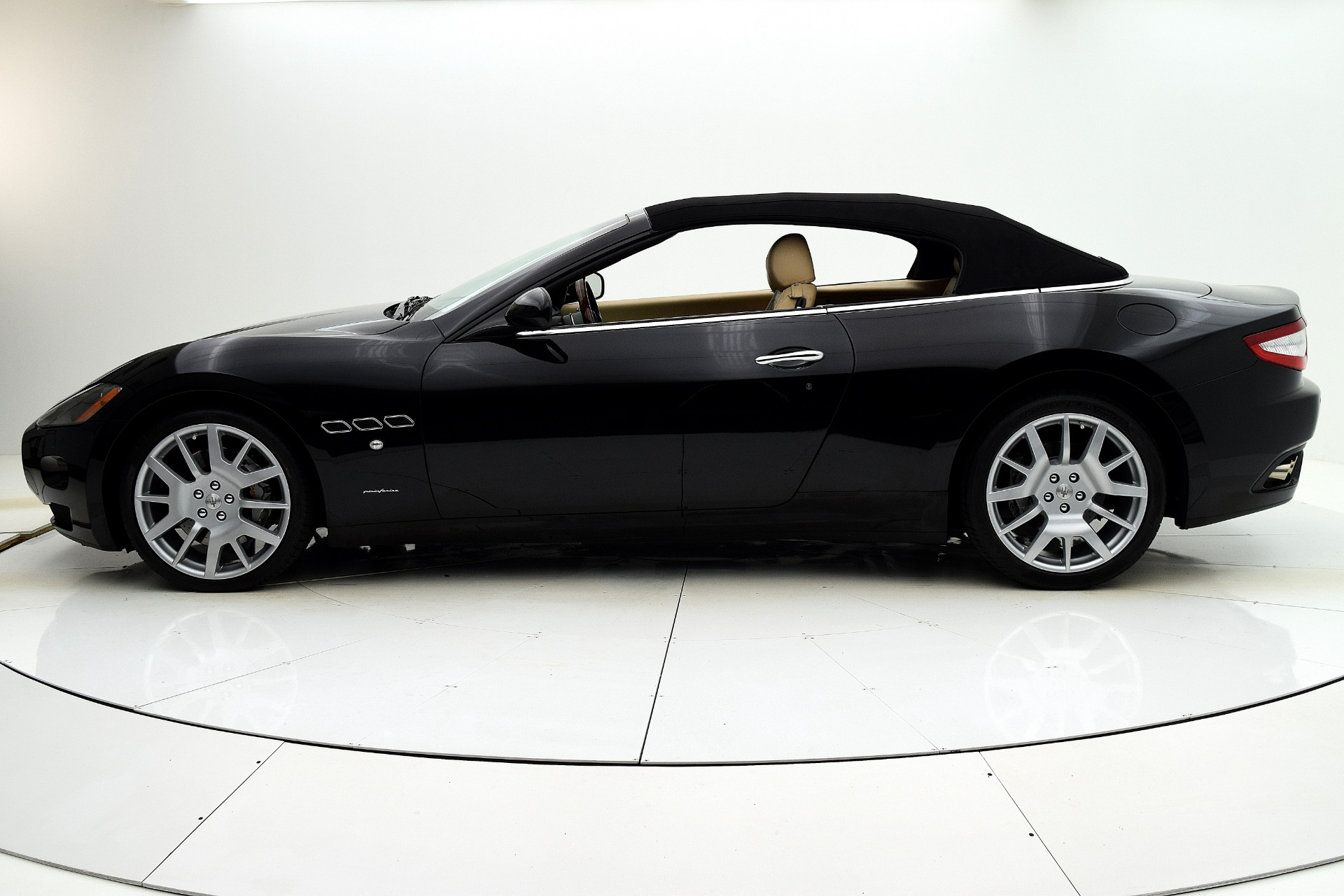 Used 2011 Maserati GranTurismo Convertible | St. Petersburg, FL