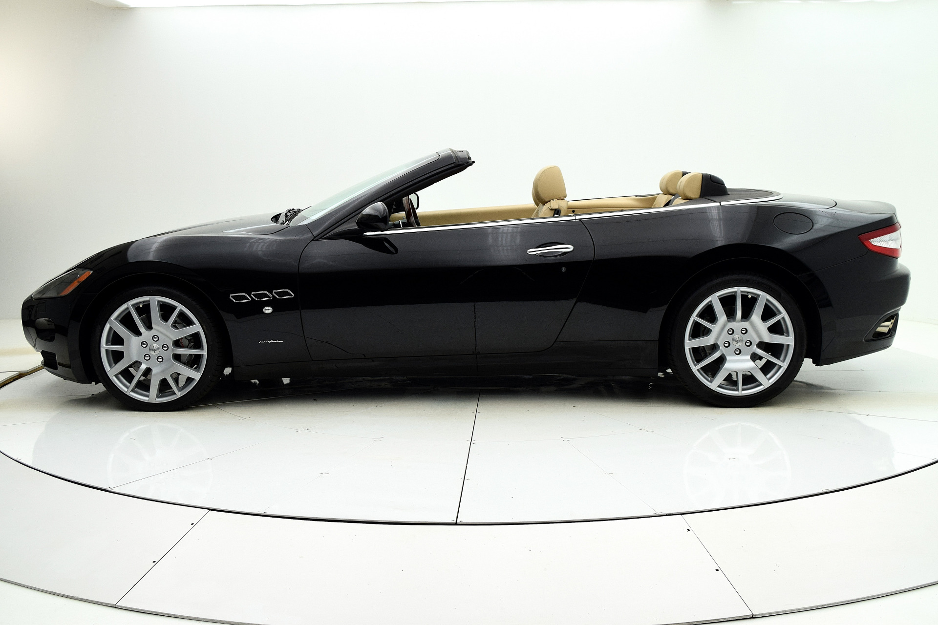 Used 2011 Maserati GranTurismo Convertible | St. Petersburg, FL