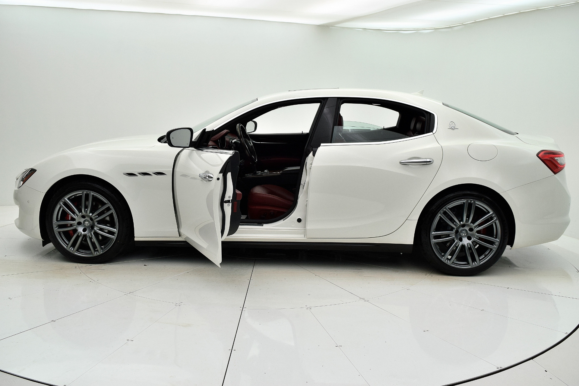 Used 2018 Maserati Ghibli SQ4 | St. Petersburg, FL