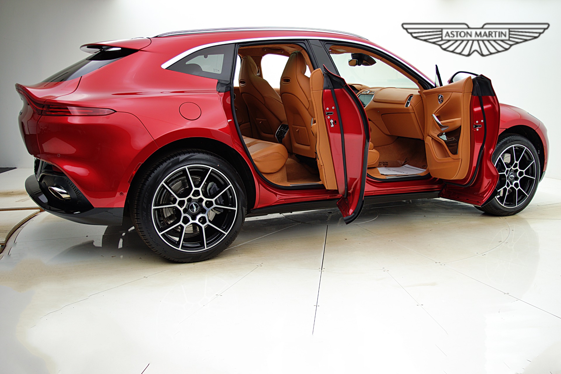 Used 2021 Aston Martin DBX | St. Petersburg, FL