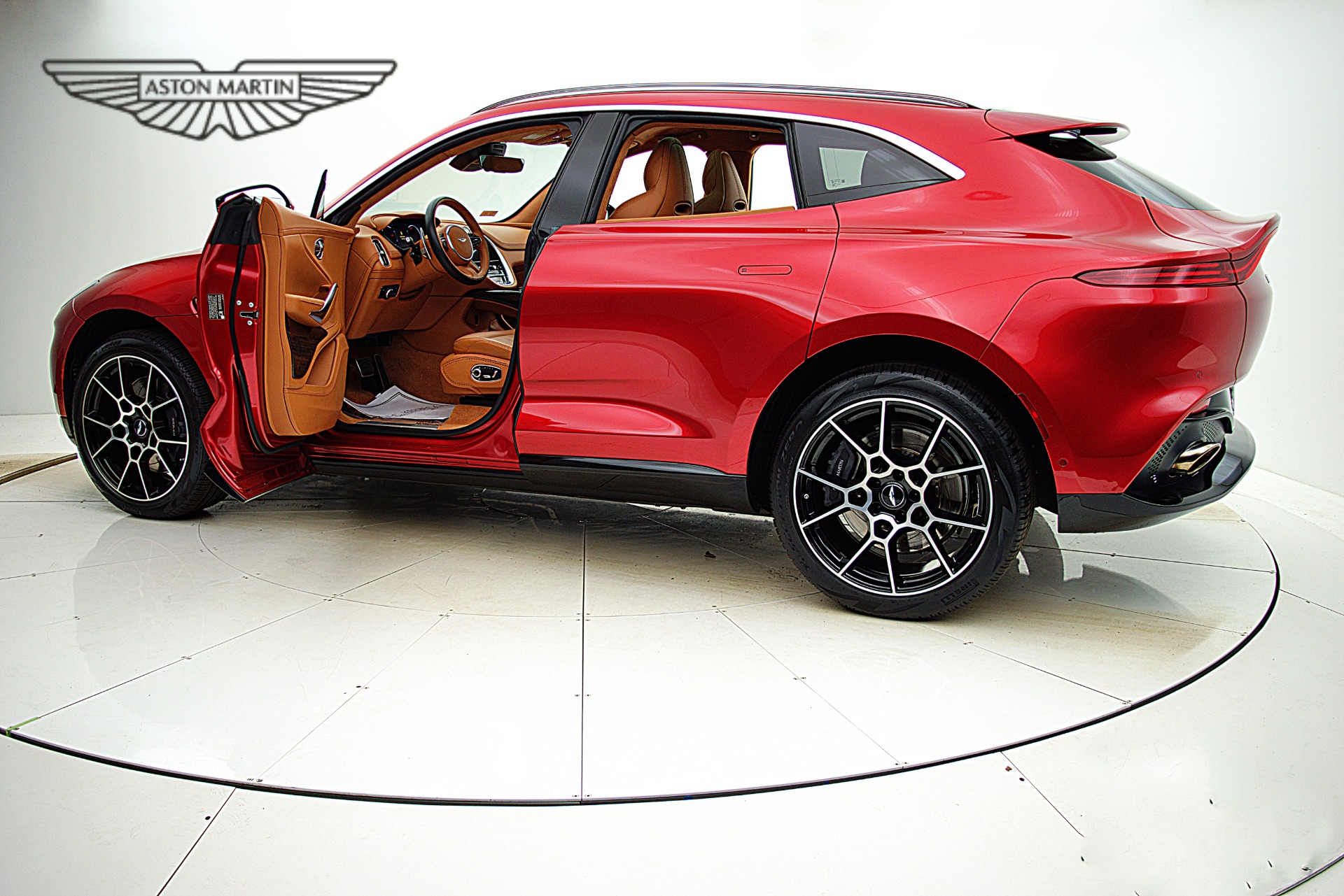 Used 2021 Aston Martin DBX | St. Petersburg, FL