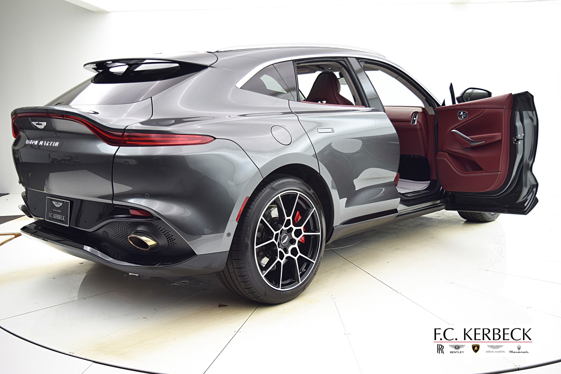 Used 2021 Aston Martin DBX | St. Petersburg, FL