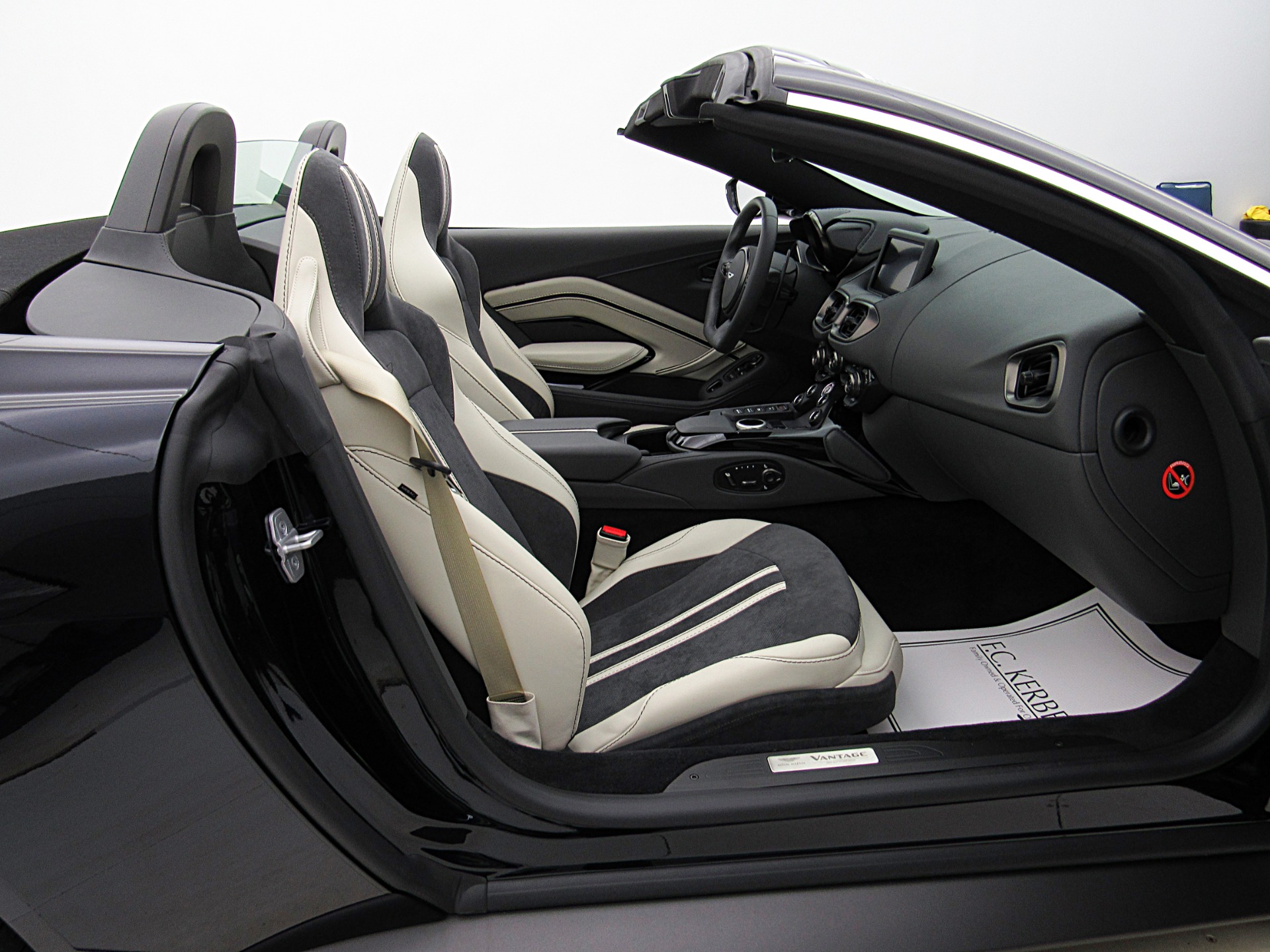 Used 2023 Aston Martin Vantage | St. Petersburg, FL