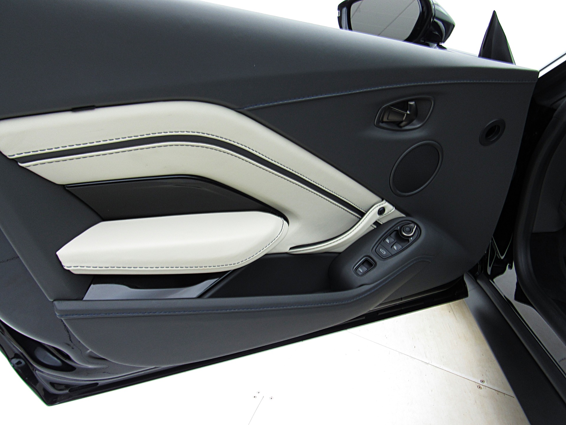Used 2023 Aston Martin Vantage | St. Petersburg, FL