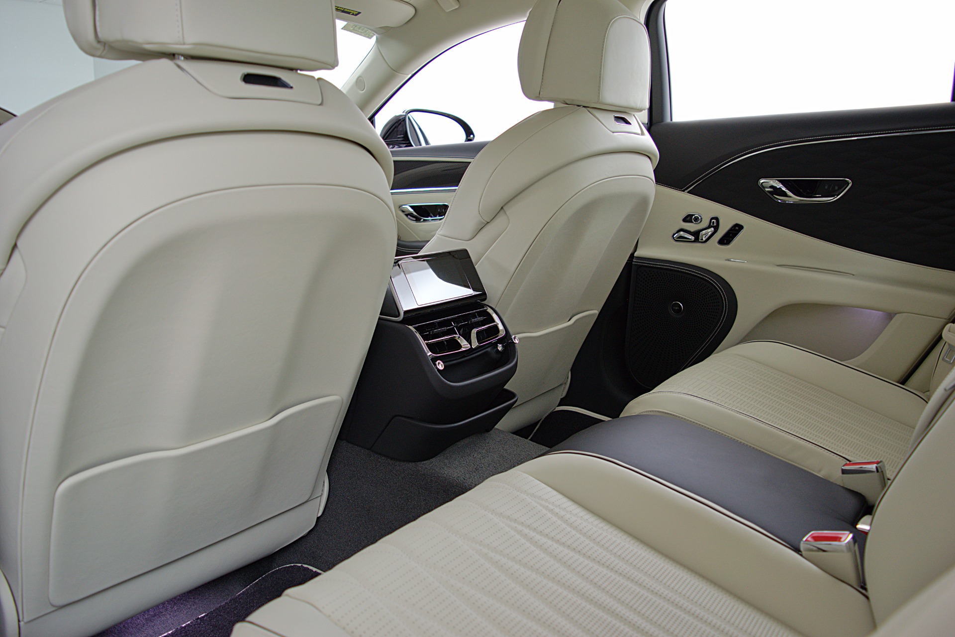 Used 2022 Bentley Flying Spur V8 / LEASE OPTIONS AVAILABLE | St. Petersburg, FL