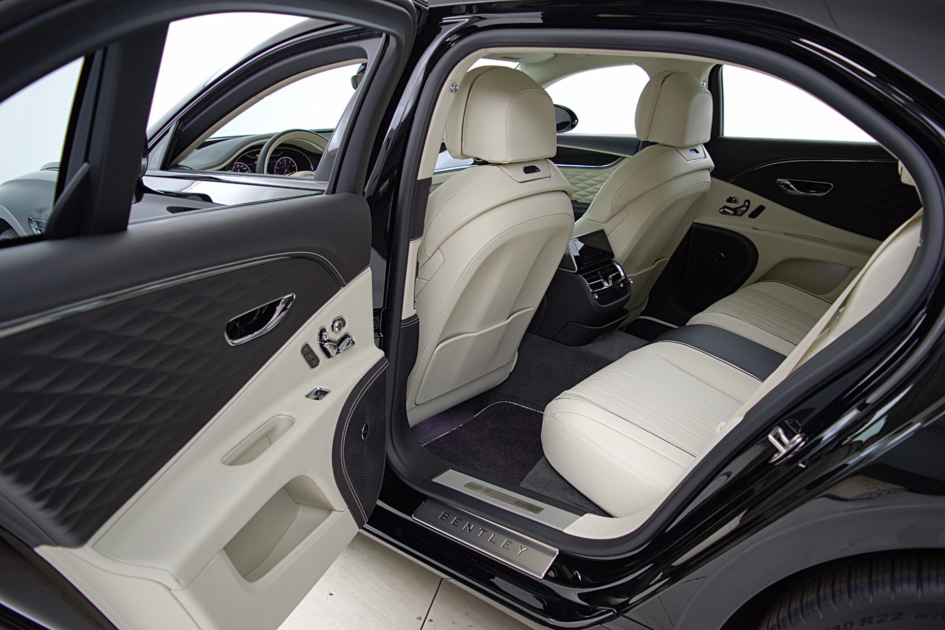 Used 2022 Bentley Flying Spur V8 / LEASE OPTIONS AVAILABLE | St. Petersburg, FL