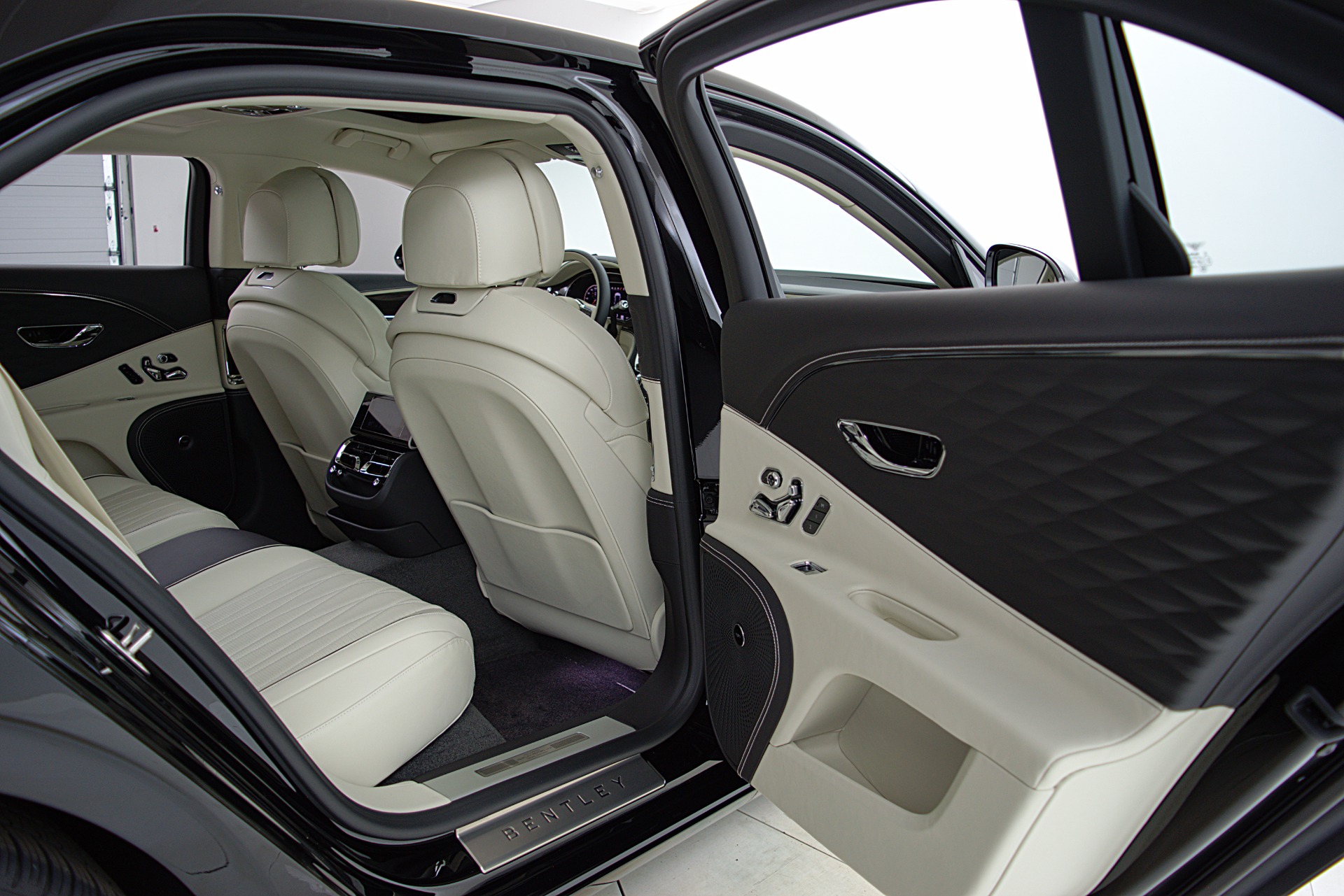 Used 2022 Bentley Flying Spur V8 / LEASE OPTIONS AVAILABLE | St. Petersburg, FL