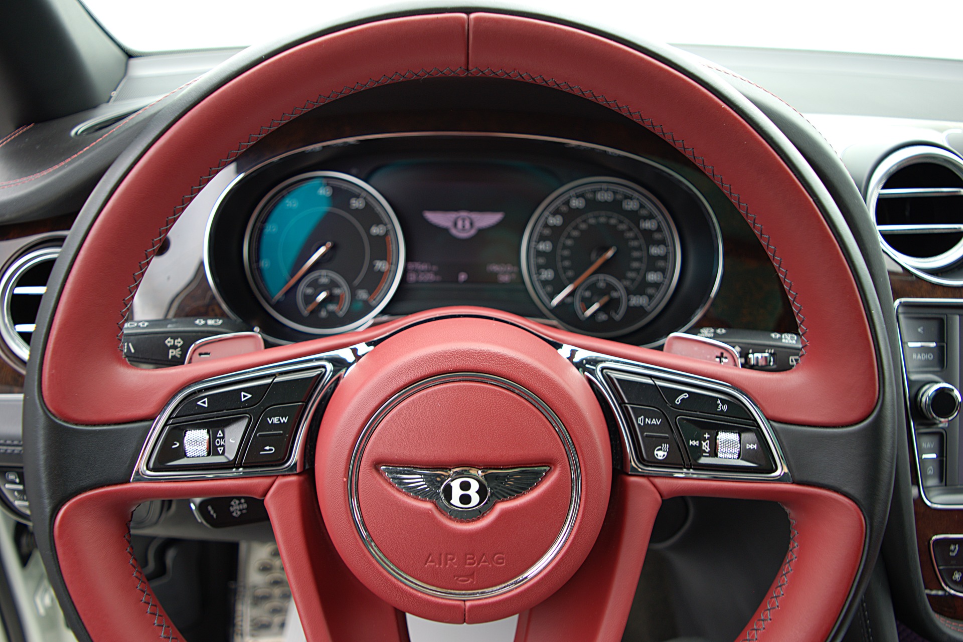 Used 2018 Bentley Bentayga W12 Signature AWD / LEASE OPTIONS AVAILABLE | St. Petersburg, FL