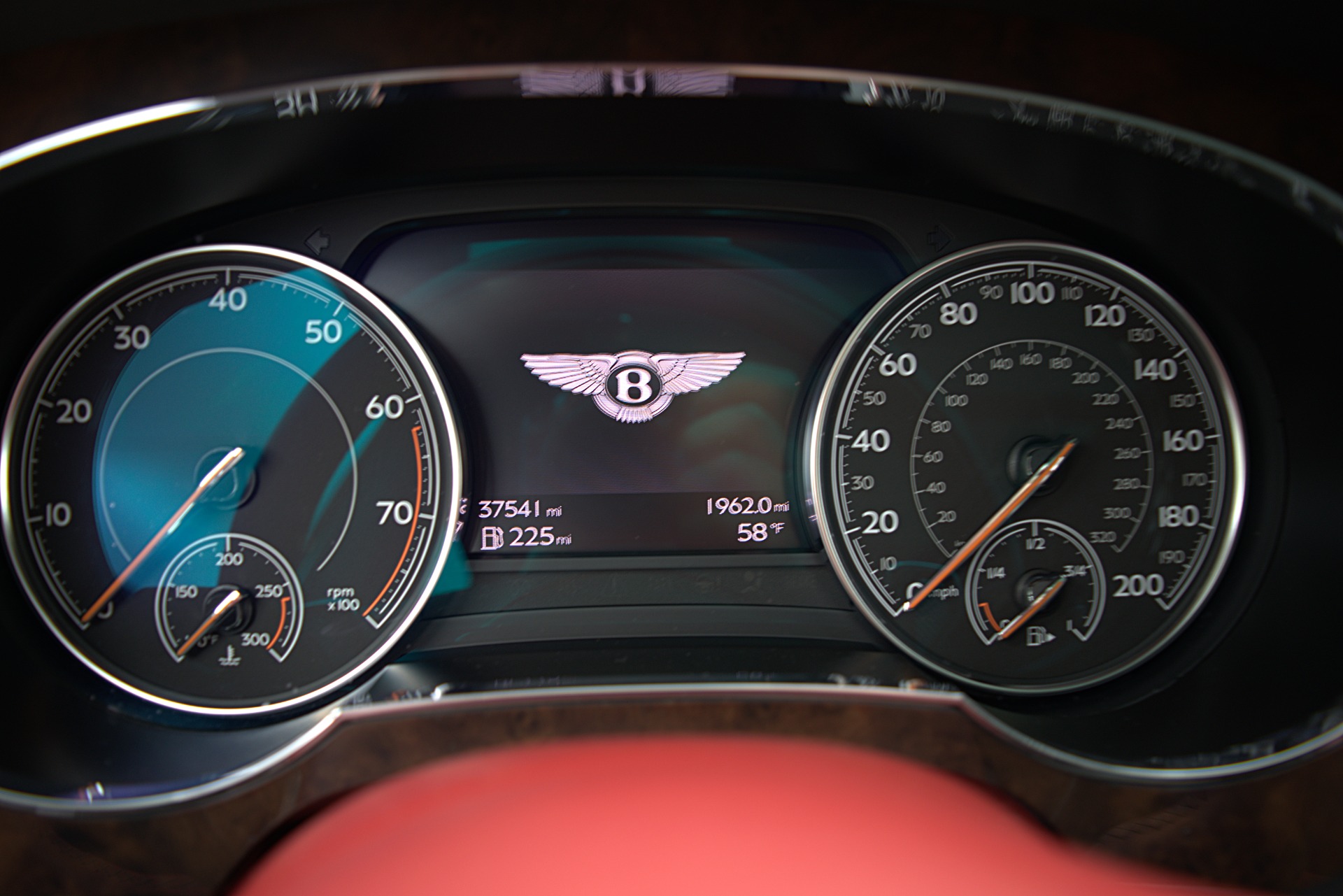 Used 2018 Bentley Bentayga W12 Signature AWD / LEASE OPTIONS AVAILABLE | St. Petersburg, FL