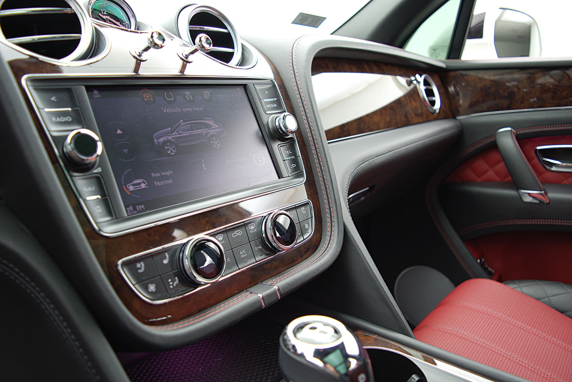 Used 2018 Bentley Bentayga W12 Signature AWD / LEASE OPTIONS AVAILABLE | St. Petersburg, FL