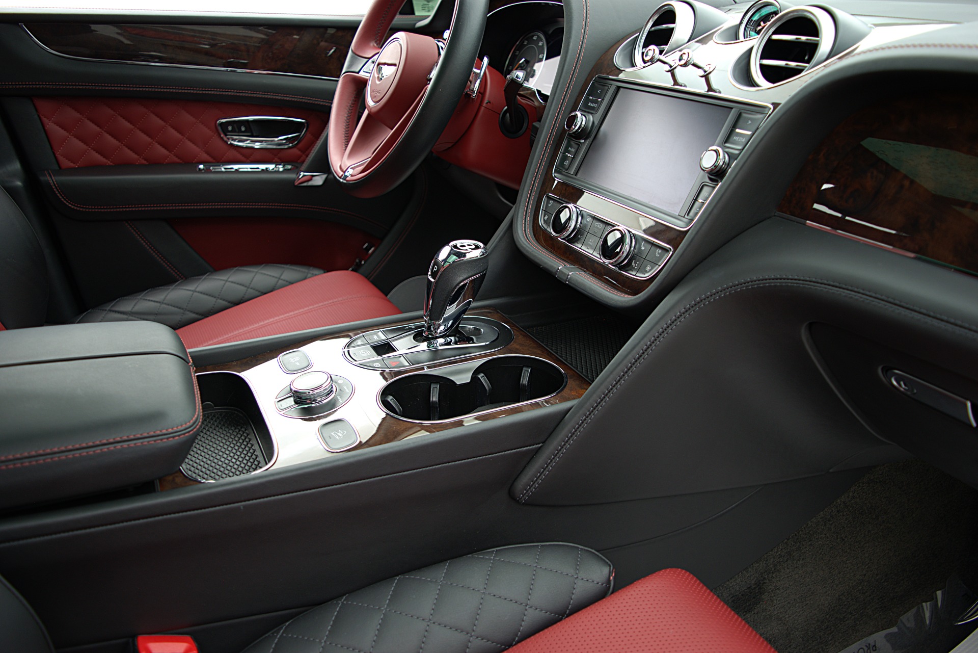 Used 2018 Bentley Bentayga W12 Signature AWD / LEASE OPTIONS AVAILABLE | St. Petersburg, FL