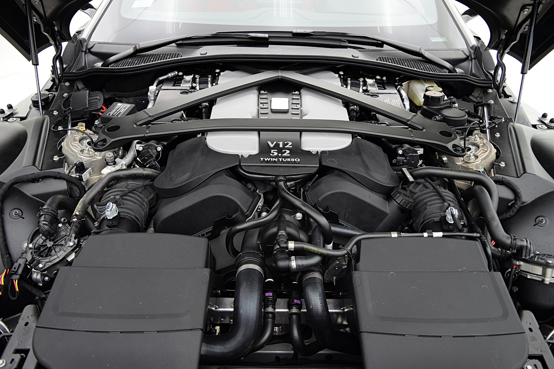 Used 2023 Aston Martin Vantage V-12 | St. Petersburg, FL