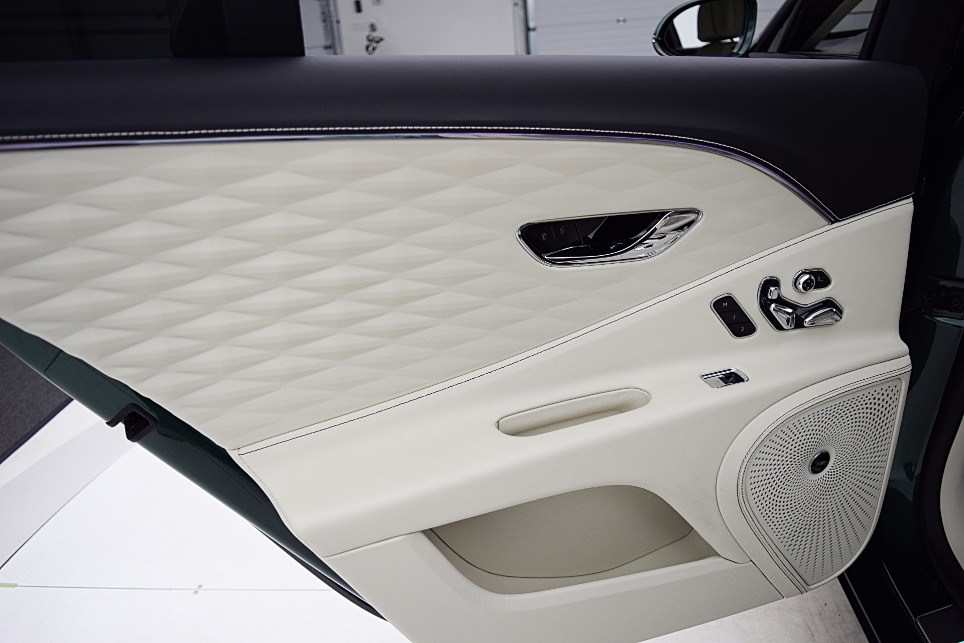 Used 2022 Bentley Flying Spur V8/LEASE OPTIONS AVAILABLE | St. Petersburg, FL