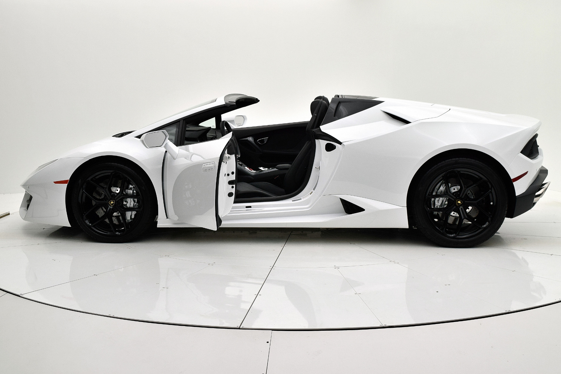 Used 2018 Lamborghini Huracan LP580-2 Spyder | St. Petersburg, FL