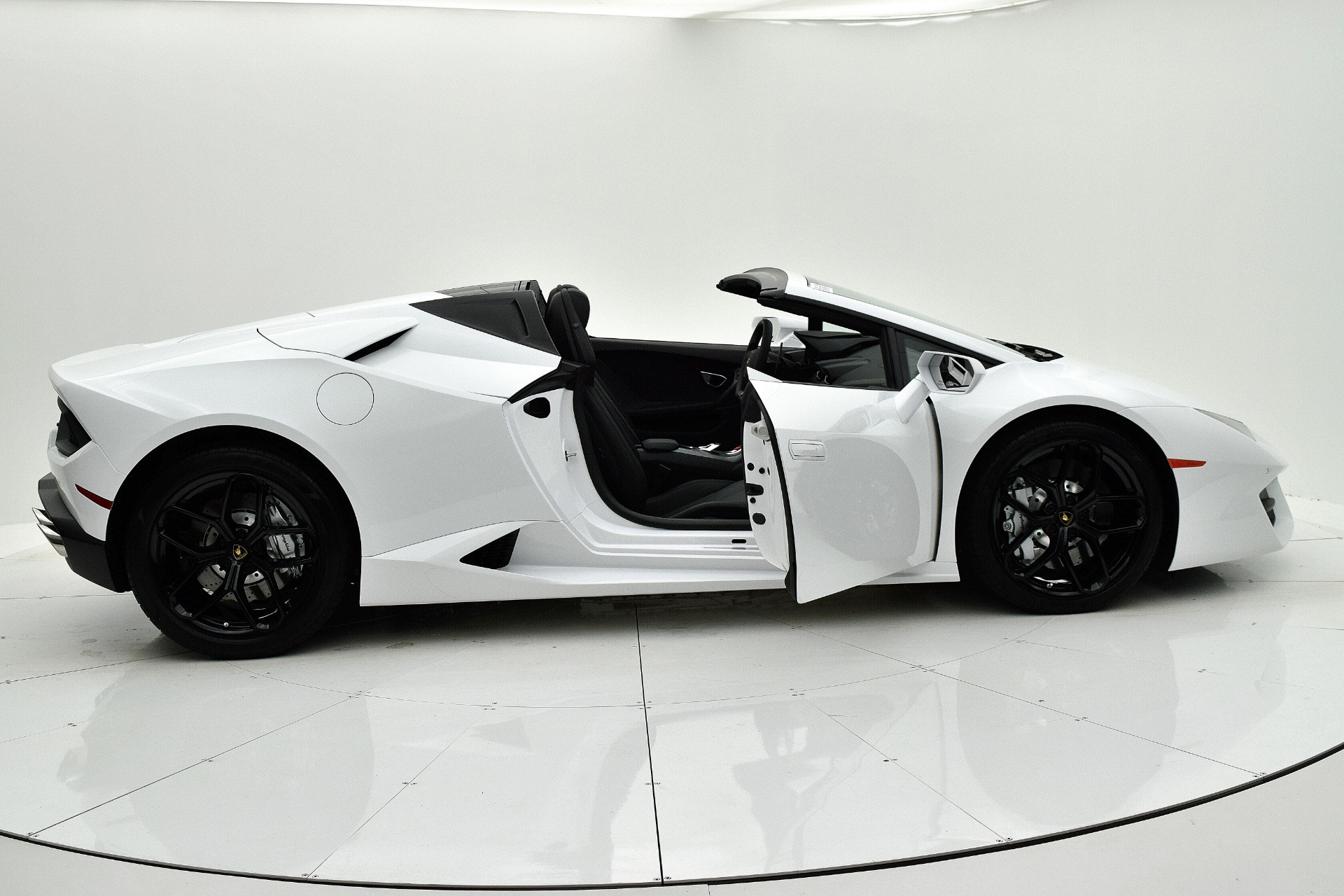 Used 2018 Lamborghini Huracan LP580-2 Spyder | St. Petersburg, FL