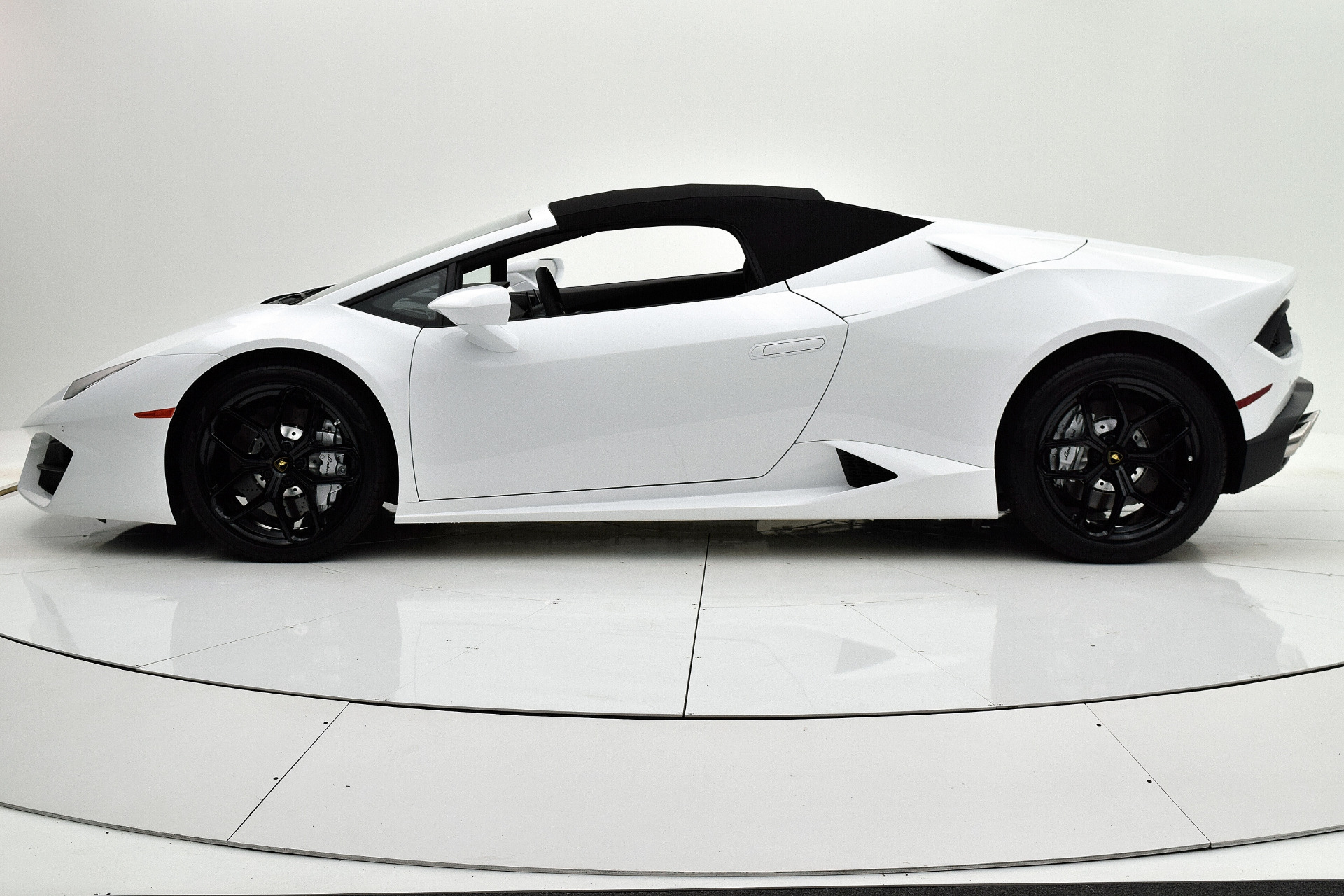 Used 2018 Lamborghini Huracan LP580-2 Spyder | St. Petersburg, FL