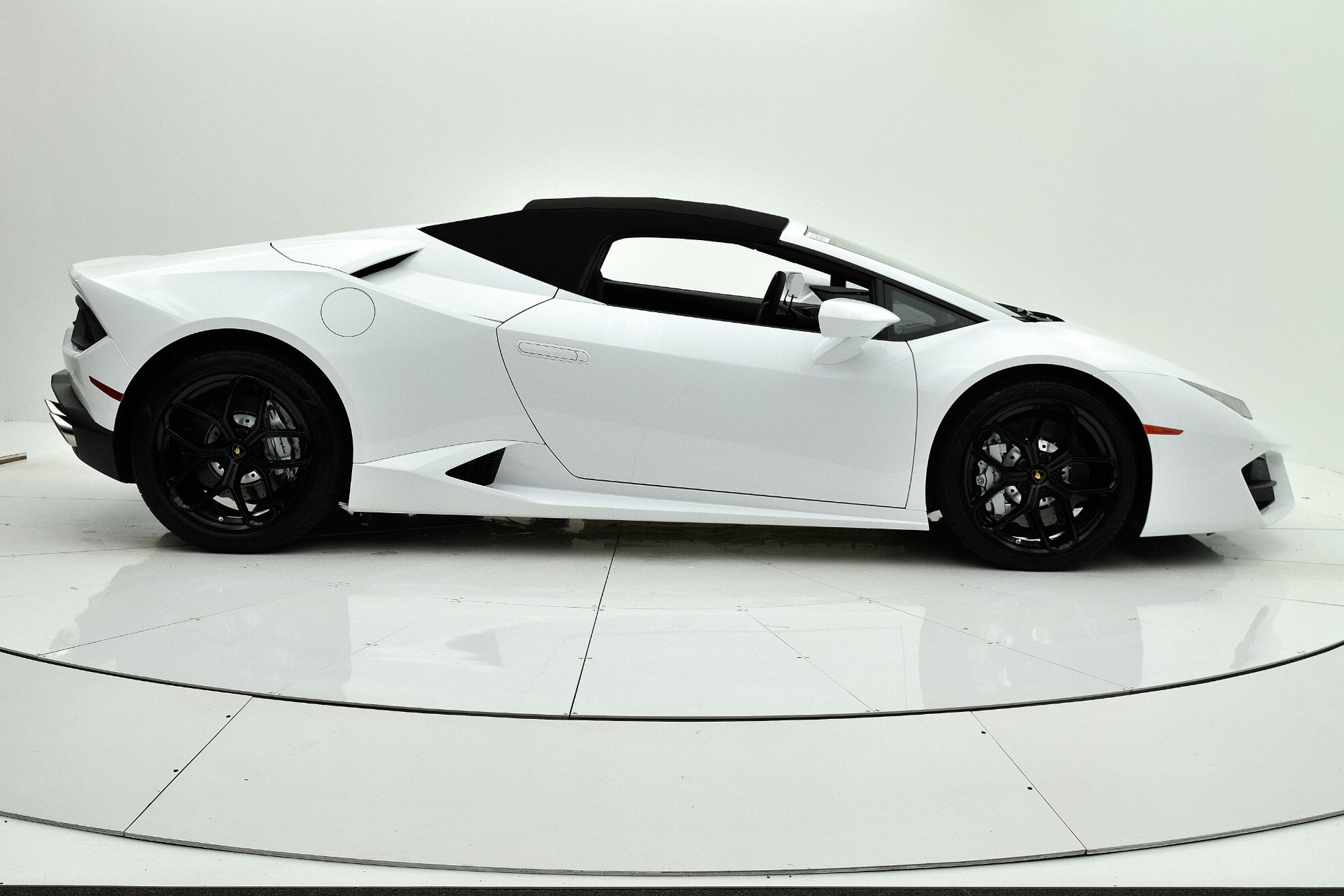 Used 2018 Lamborghini Huracan LP580-2 Spyder | St. Petersburg, FL