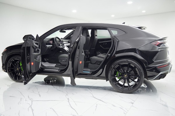 Used 2019 Lamborghini Urus for sale $149,000 at Bentley Palmyra N.J. in Palmyra NJ 08065 4