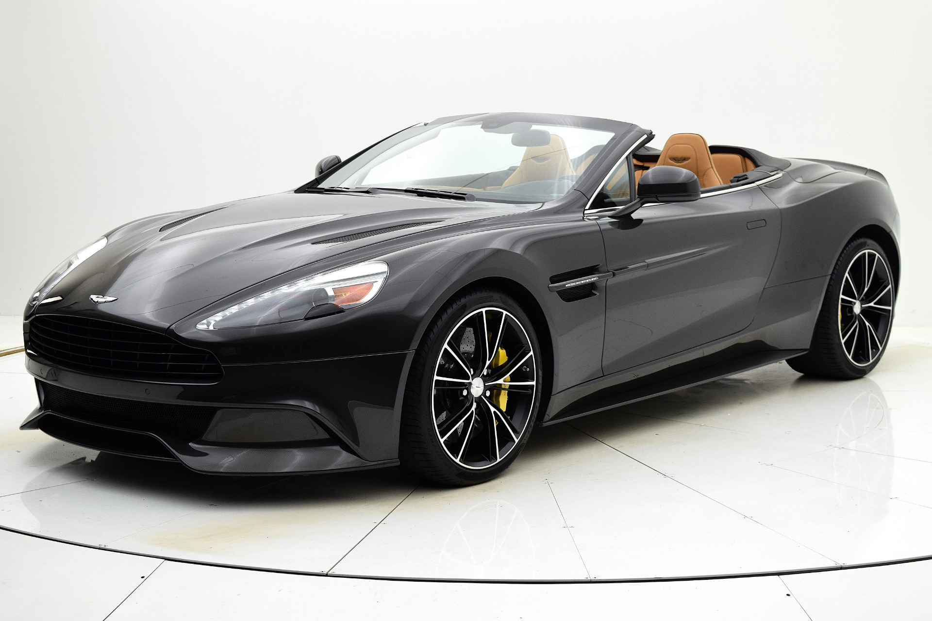 Used 2014 Aston Martin Vanquish Volante for sale Sold at Bentley Palmyra N.J. in Palmyra NJ 08065 2