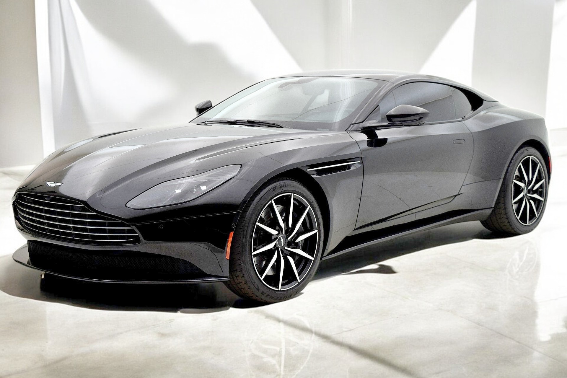 Used 2018 Aston Martin DB11 V8 Coupe for sale Sold at Bentley Palmyra N.J. in Palmyra NJ 08065 2