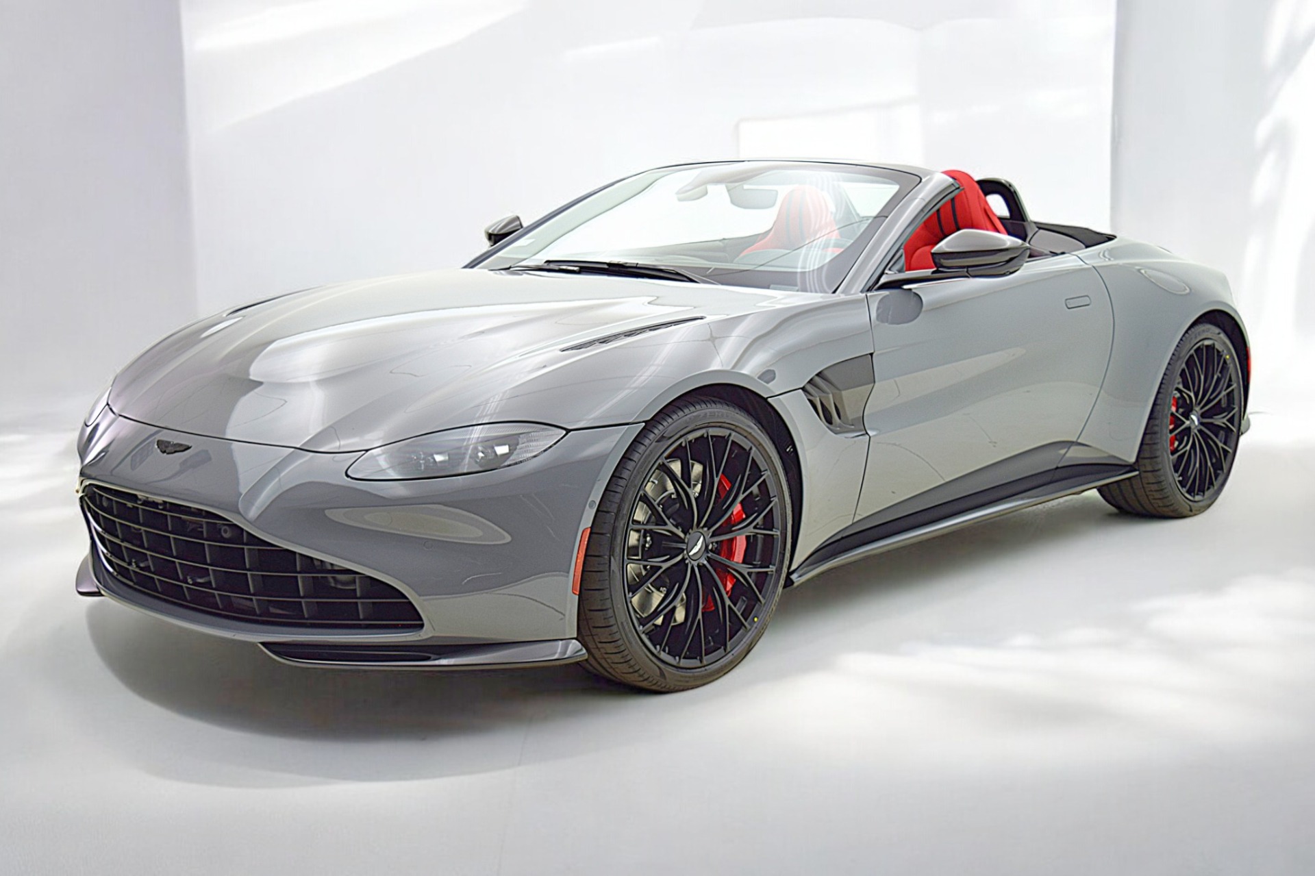 Used 2023 Aston Martin Vantage Roadster for sale $149,000 at Bentley Palmyra N.J. in Palmyra NJ 08065 2