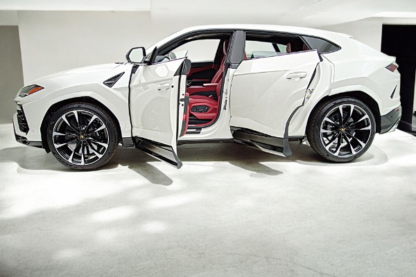 Used 2022 Lamborghini Urus /SELEZIONE PRE-OWNED CERTIFIED for sale $239,000 at Bentley Palmyra N.J. in Palmyra NJ 08065 4