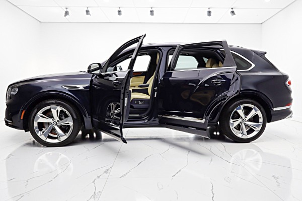 Used 2023 Bentley Bentayga EWB V8 for sale $165,000 at Bentley Palmyra N.J. in Palmyra NJ 08065 4