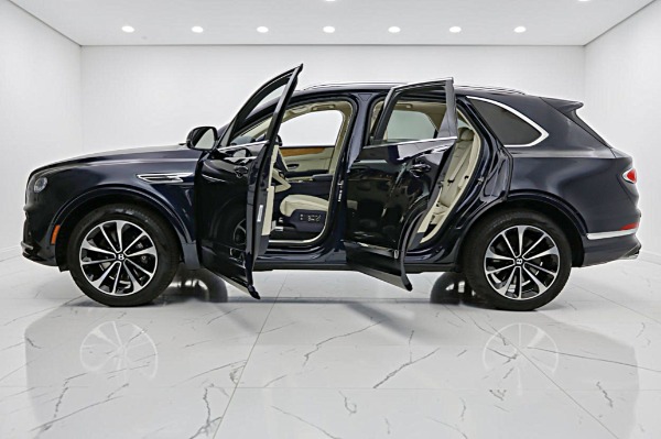 Used 2023 Bentley Bentayga V8 for sale $159,000 at Bentley Palmyra N.J. in Palmyra NJ 08065 4