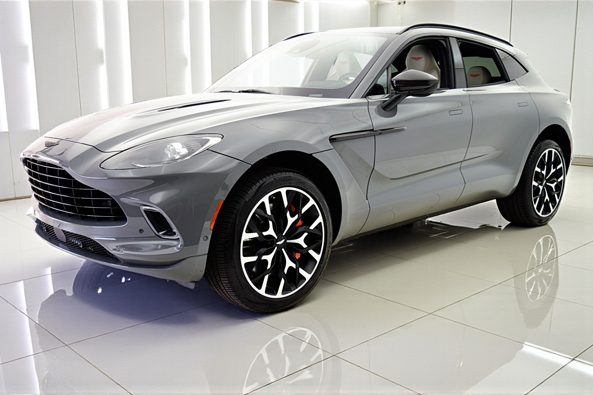 Used 2022 Aston Martin  DBX for sale $85,000 at Bentley Palmyra N.J. in Palmyra NJ 08065 2