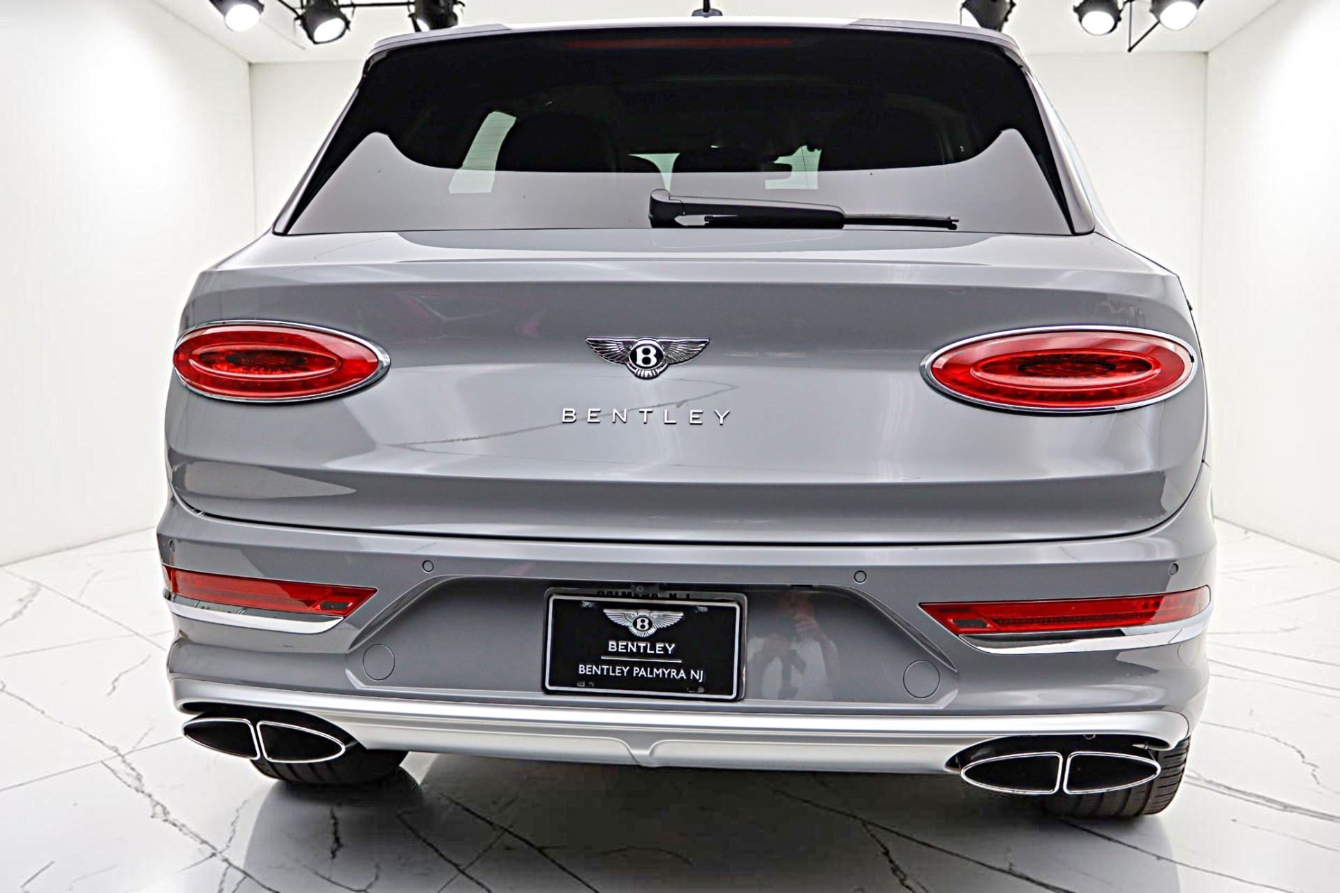 2024 Bentley Bentayga - Photo 10
