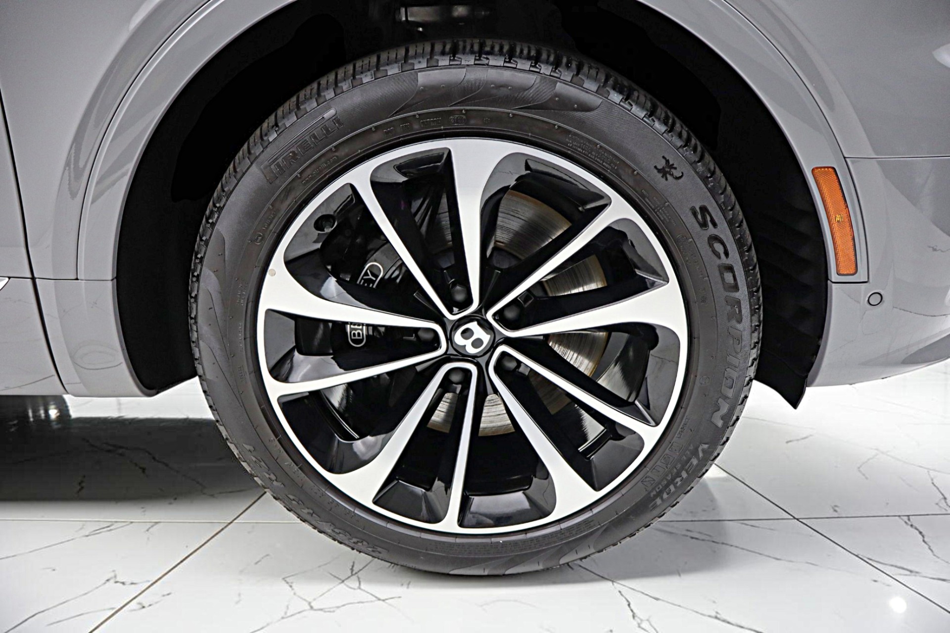 2024 Bentley Bentayga - Photo 51