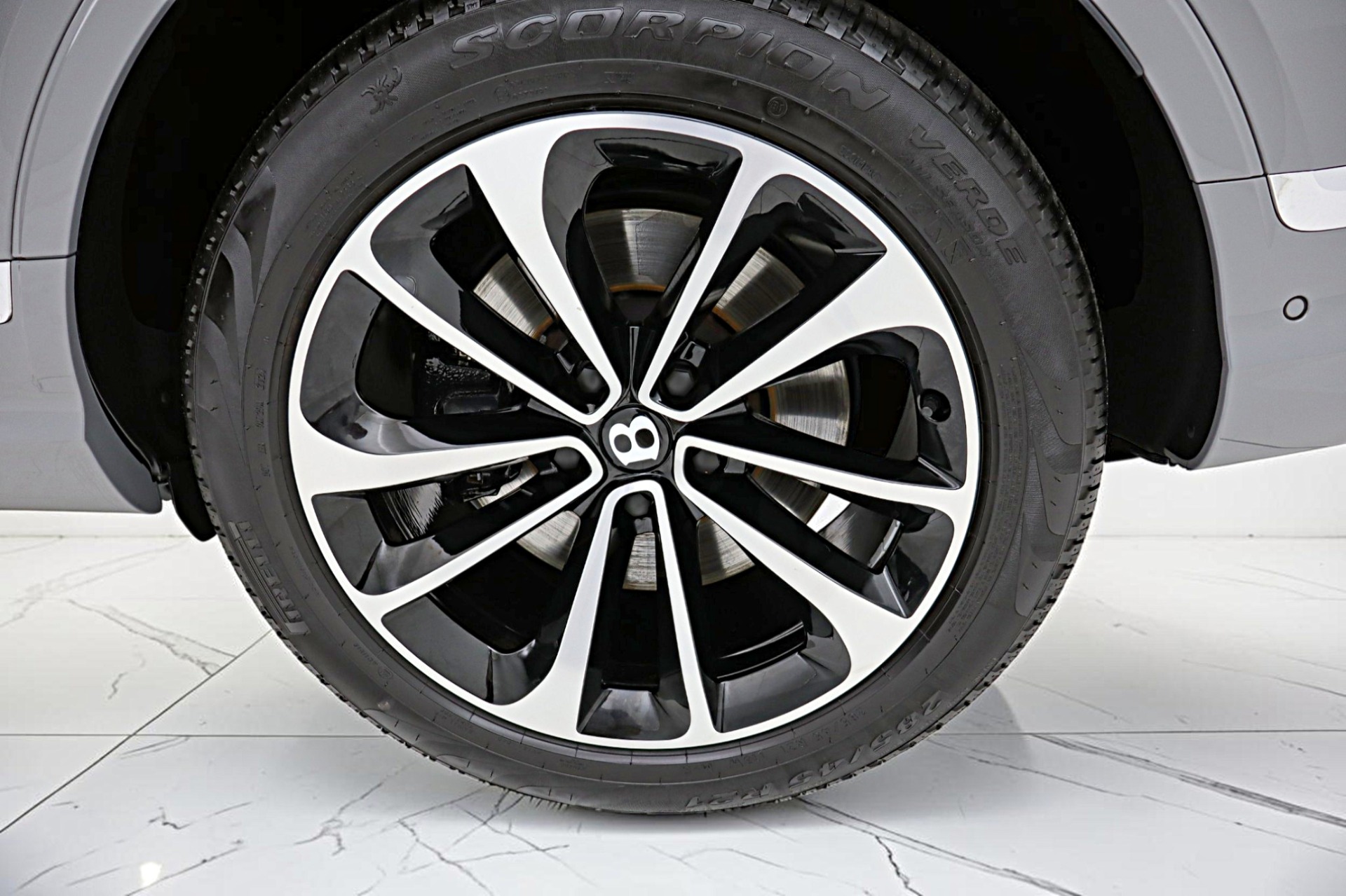 2024 Bentley Bentayga - Photo 52